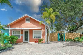 2 Cottages Downtown Lake Worth - Private Pool - Image 3
