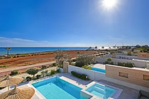 Suncity Spirit - Luxury Beachfront Villa - Image 3