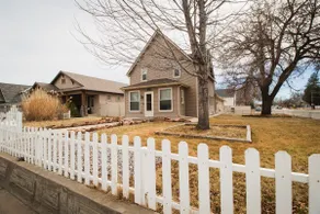 Perfect Home Base | Walk to Downtown | Sleeps 11! - Image 5