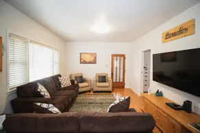 Perfect Home Base | Walk to Downtown | Sleeps 11! - Image 3