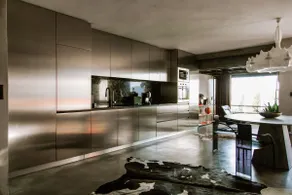 Luxury Waterfront Loft with Panoramic Views - Image 3