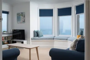 Spacious Home Panoramic Sea Views & Large Garden - Image 4