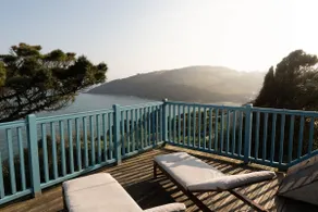 Spacious Home Panoramic Sea Views & Large Garden - Image 5
