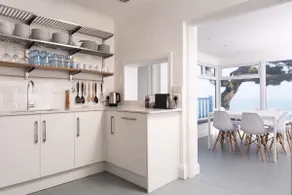 Spacious Home Panoramic Sea Views & Large Garden - Image 3