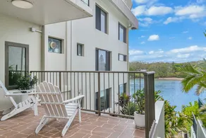 Creekside Haven - 2BR Kingy Apartment by uHoliday - Image 2