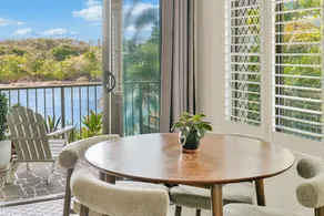 Creekside Haven - 2BR Kingy Apartment by uHoliday - Image 4