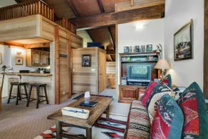 1 Mi to Northstar Skiing/Snowboarding: Cozy Condo - Image 3