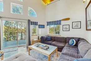 Family-friendly, lakefront getaway with a gas fire - Image 2