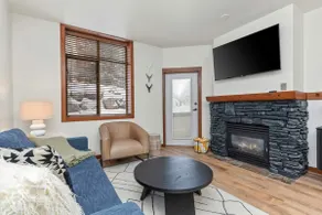 Welcoming Condo with a Shared Hot Tub, Pool and Cl - Image 5