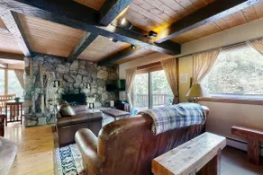Iconic creekside mountain home with hot tub fireplaces balcony & amazing views - Image 4