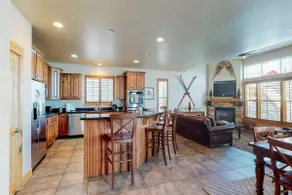 Fantastic home with fireplace, private hot tub, ce - Image 2
