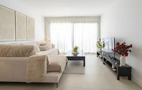 Modern 2 Bedroom Apartment with Panoramic Sea Views - Image 2