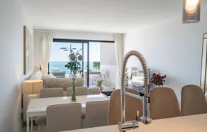 Modern 2 Bedroom Apartment with Panoramic Sea Views - Image 5