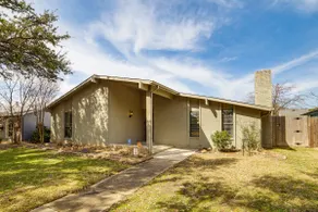 DFW Home Base! Quiet Suburb Stay w/ Yard - Image 3