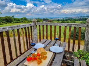 Rustic Cottage Retreat With Balcony & Gower Views - Image 3