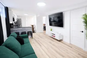 Spacious 2BR in Vieux Limoilou 10 min Old Quebec - Image 3