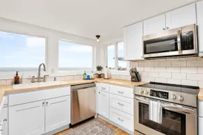 7BR Oceanside Retreat w/ Hot Tub & Views - Image 2