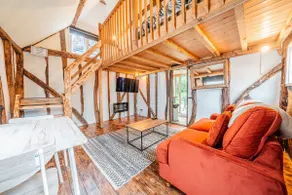 Cadnam Cottage with Private Hot Tub, New Forest - Image 2