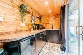 Cadnam Cottage with Private Hot Tub, New Forest - Image 3