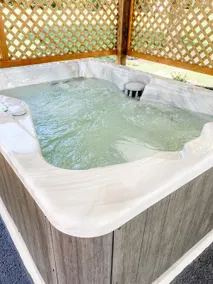 The Baker Farmhouse Hot Tub Fast WiFi Hiking nearby - Image 3