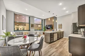 Luxe Flat w/ Indoor Pool & Sauna • Gym•Heart of DT - Image 2