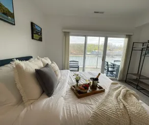 Sunset Vibes Lkfrnt 2BR/2BA-6PP - Image 3