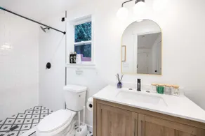 Newly Modern 4BR2BA Rambler by Super Market - Image 3