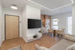 Kwiatkowskiego Modern Apartment by BookingHost - Image 2