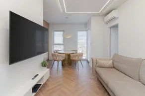Kwiatkowskiego Modern Apartment by BookingHost - Image 3