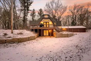Geodome at the Lake: Hot Tub, Games, Sleeps 12! - Image 3