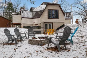 Geodome at the Lake: Hot Tub, Games, Sleeps 12! - Image 4