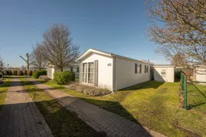 Charming Coastal Holiday Home - Image 4