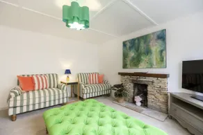 Cosy 2 Bed Cotswold Stone Cottage in Cirencester - Image 4