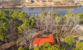 White River Escape with BBQ & Private Backyard - Image 5