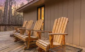 White River Escape with BBQ & Private Backyard - Image 2
