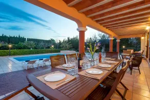 Villa i Ibiza Town med 12 sovepladser med privat pool, haver og udsigt over Ibiza - Image 4