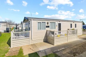 Charming Beachside Chalet close to clubhouse - Image 2