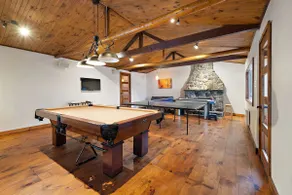 Spa & Private Beach - The Lazy Bear Lake House - Image 5