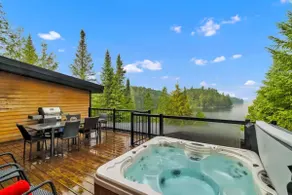 Spa & Private Beach - The Lazy Bear Lake House - Image 2