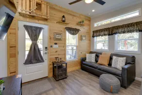 Half-mi to Rodeo & Events! River Ranch Tiny Home - Image 4
