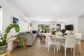 Lucis Beach Retreat - Image 4