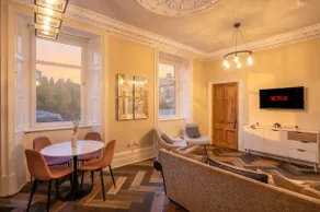 2BR with Free Parking Nr Edinburgh & Dalhousie Castle - Image 5
