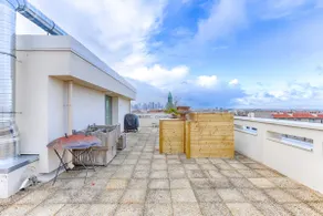 Rooftop in the Skies – 5-minute walk to the train station - Image 2