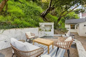 New Beverly Hills Retreat • Private Lush Garden - Image 4