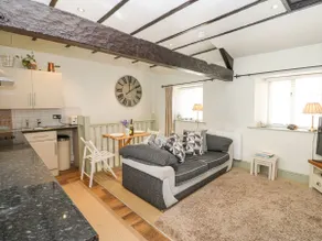 In & Out Cottage - Image 3