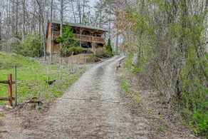 Mtn-view Bryson City Cabin: 1 Mi to Deep Creek! - Image 3