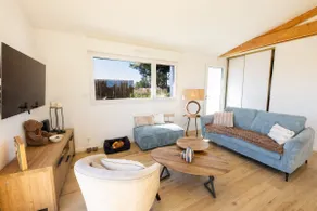 Beautiful wooden house, beaches a 5-minute walk away - Image 5