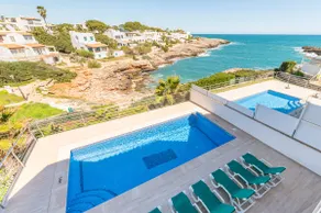Villa Voramar en Cala DOr - Image 2