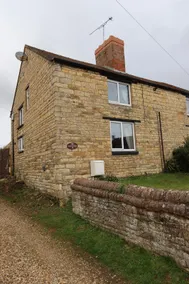 Plum Cottage - Image 2