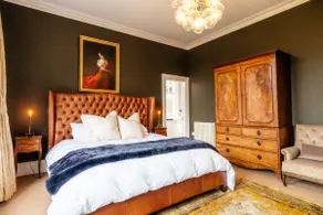 Beautiful 5 Bedroom Home in Evesham - Image 3